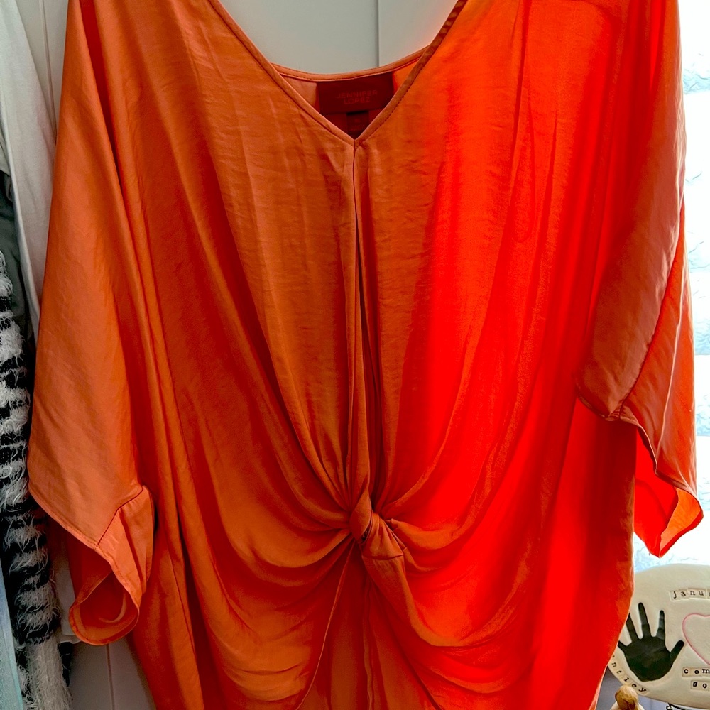 Jennifer Lopez never worn blouse